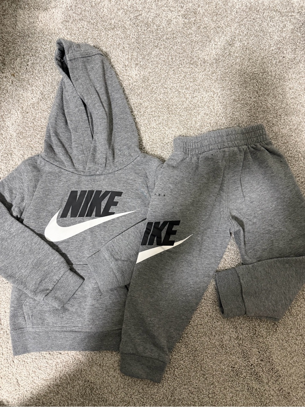 Nike Toddler Club Fleece Set (Hoodie and Sweatpants) Gray